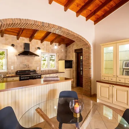Villa Casa Amada - Private - Heated Pool - Free Wifi - Air Con